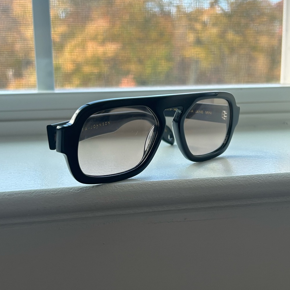 Jane Mini in Gloss Black